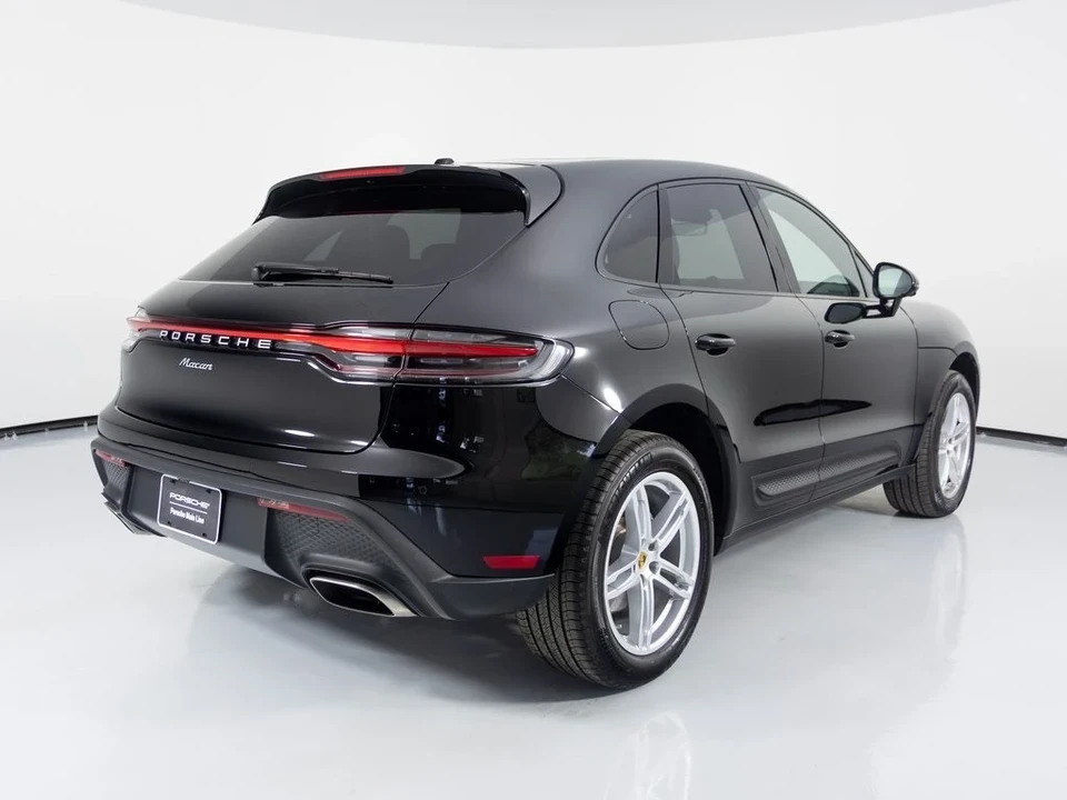2025 Porsche Macan - Image 10 of 21