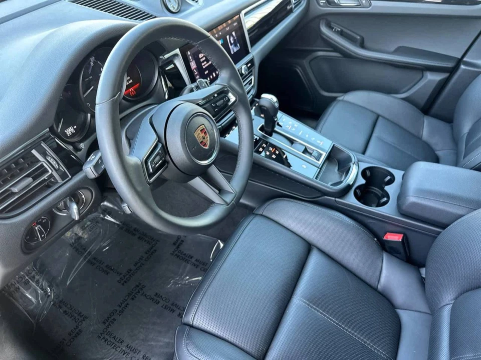 2025 Porsche Macan Electric - Image 4 of 4