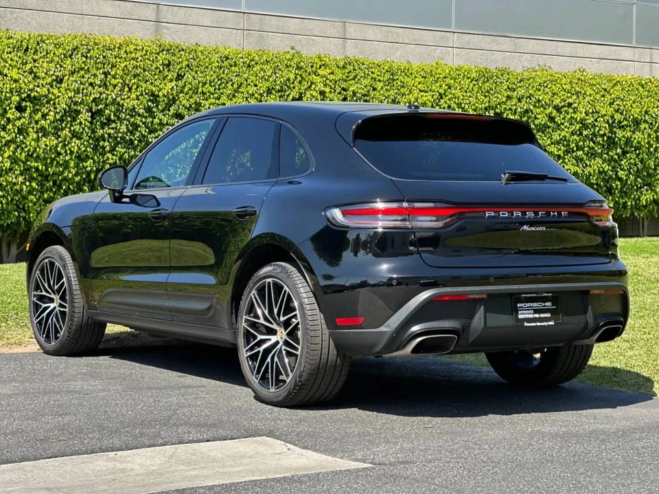 2025 Porsche Macan Electric - Image 3 of 4