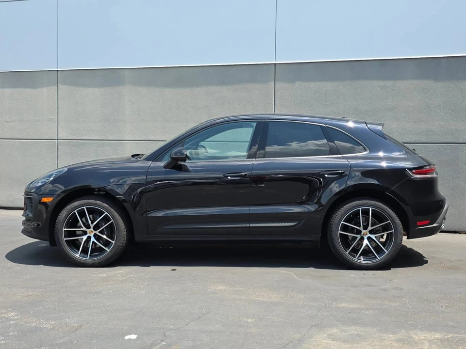 2025 Porsche Macan Electric - Image 2 of 5