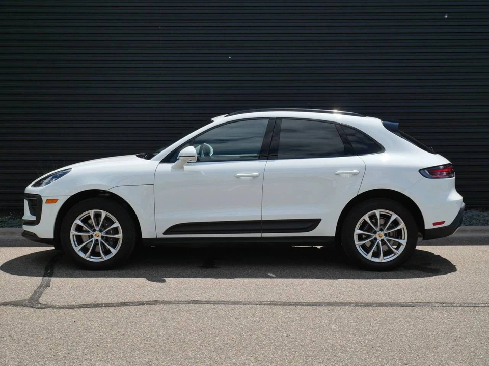 2025 Porsche Macan Electric - Image 2 of 5