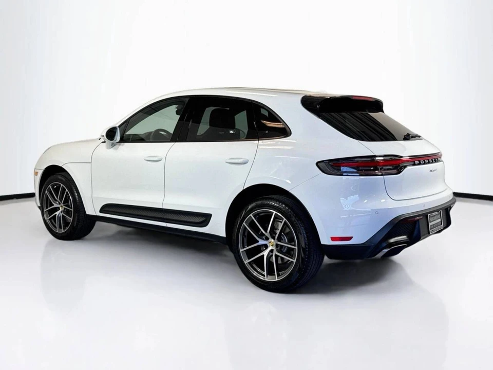 2025 Porsche Macan - Image 3 of 5