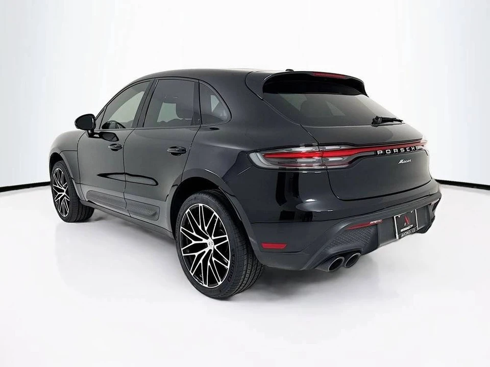 2025 Porsche Macan - Image 3 of 5