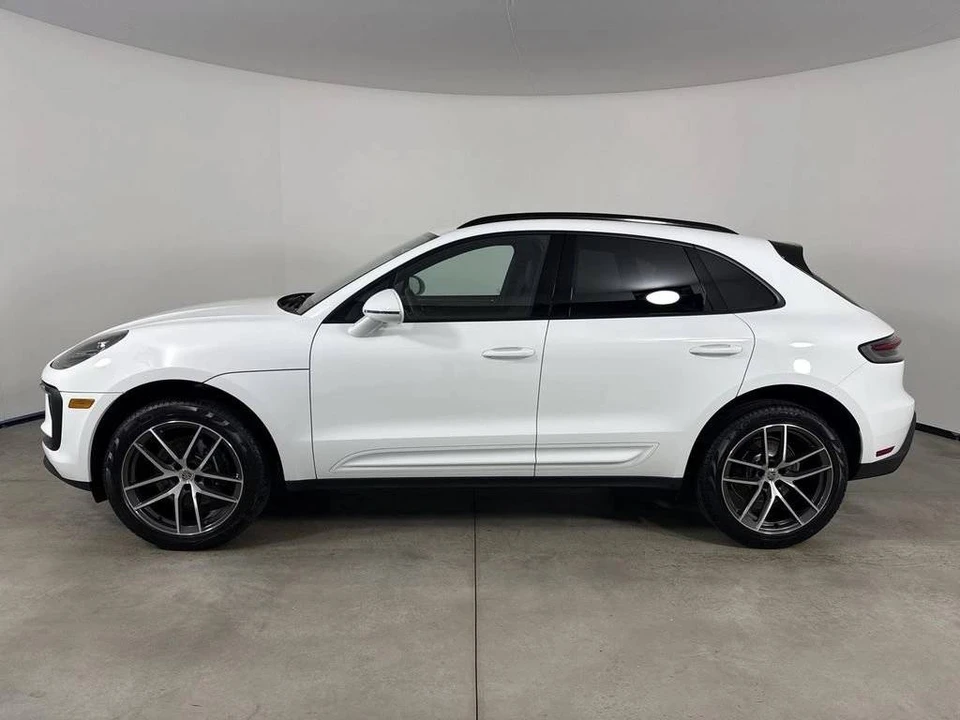2025 Porsche Macan Electric - Image 2 of 5