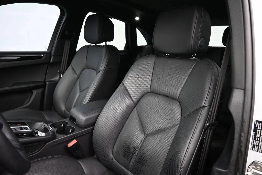 2025 Porsche Macan Electric - Image 5 of 5