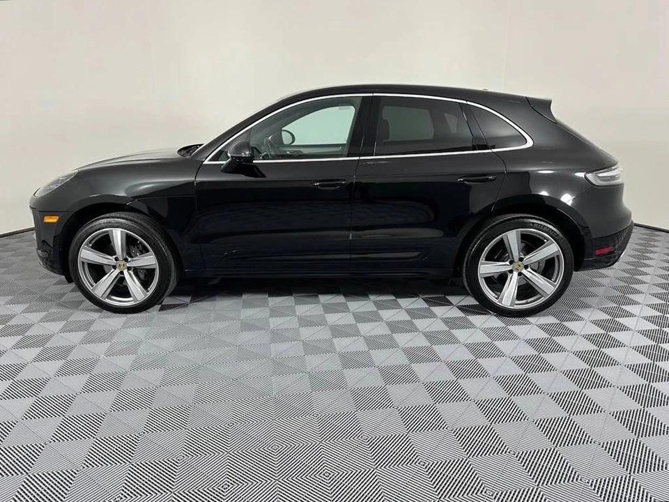 2025 Porsche Macan Electric - Image 2 of 4