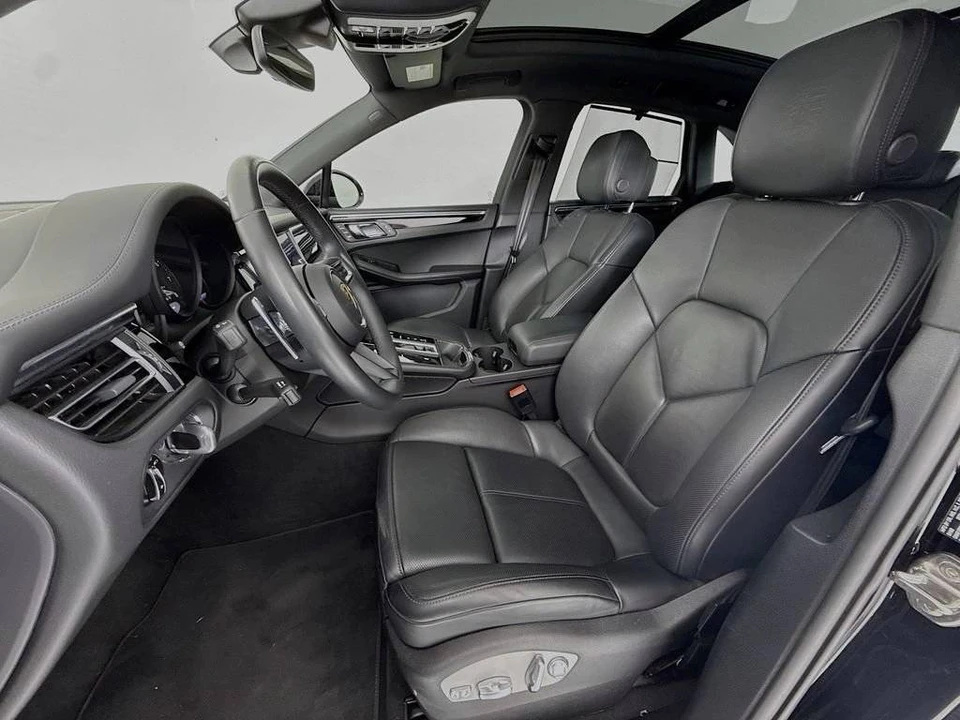 2025 Porsche Macan Electric - Image 5 of 5