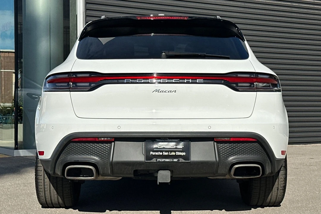 2025 Porsche Macan - Image 7 of 21