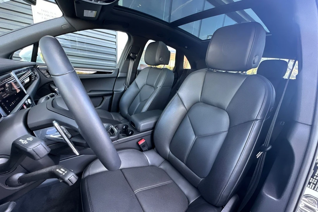 2025 Porsche Macan - Image 5 of 21