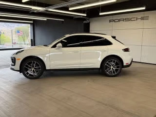 2025 Porsche Macan - Image 9 of 31