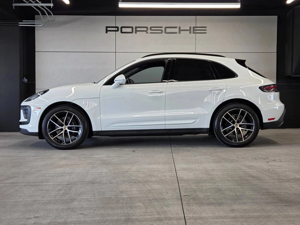 2025 Porsche Macan - Image 2 of 5