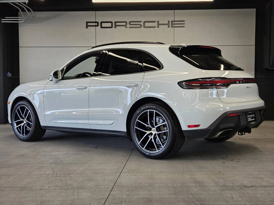 2025 Porsche Macan - Image 3 of 5