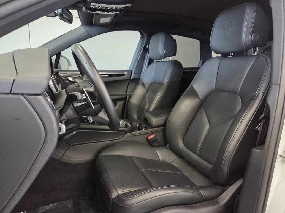 2025 Porsche Macan - Image 5 of 5