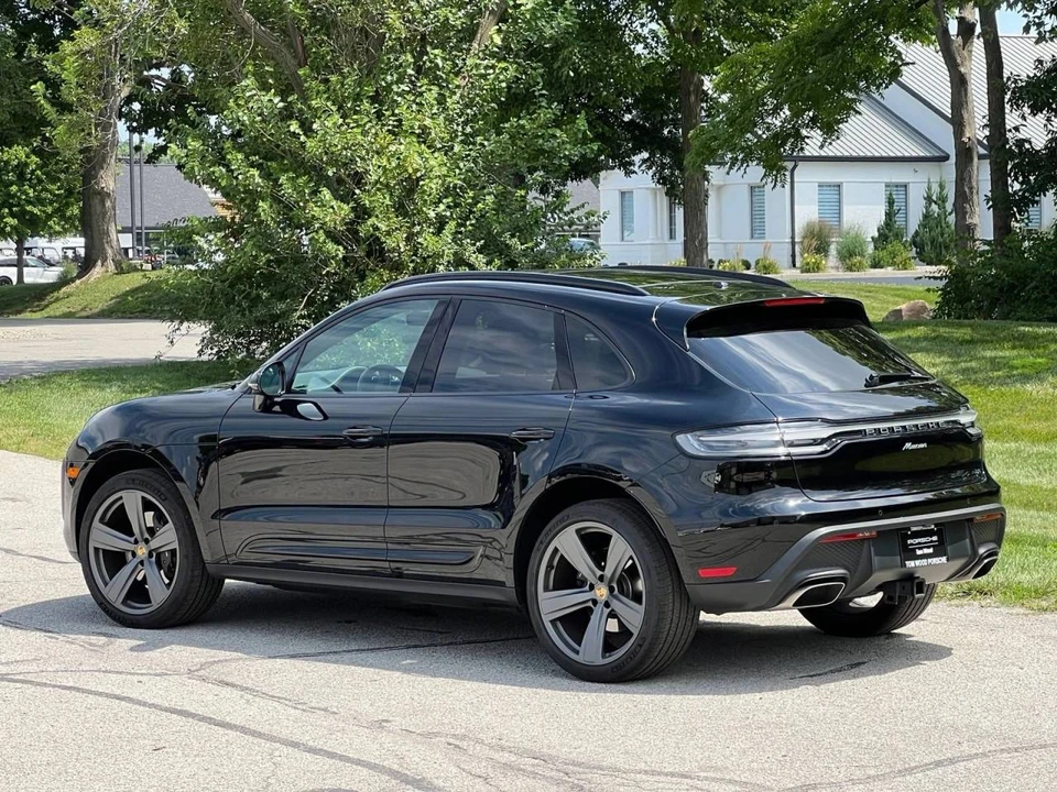 2025 Porsche Macan Electric - Image 3 of 5
