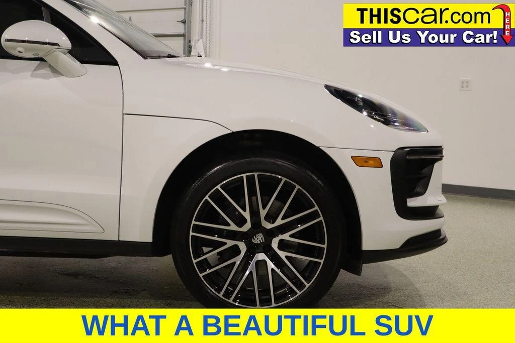 2025 Porsche Macan - Image 12 of 31