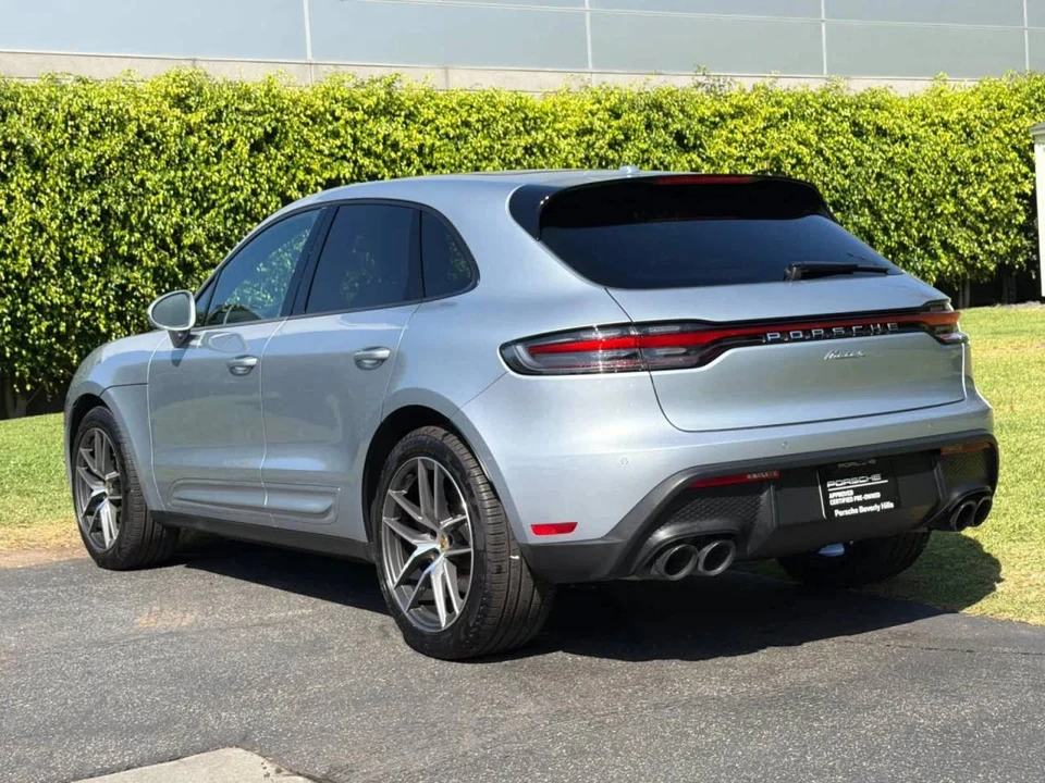 2025 Porsche Macan Electric - Image 3 of 5