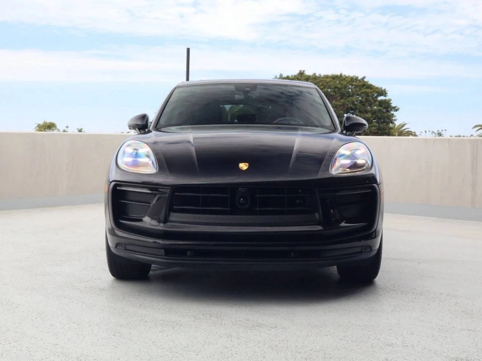2025 Porsche Macan Electric - Image 5 of 5