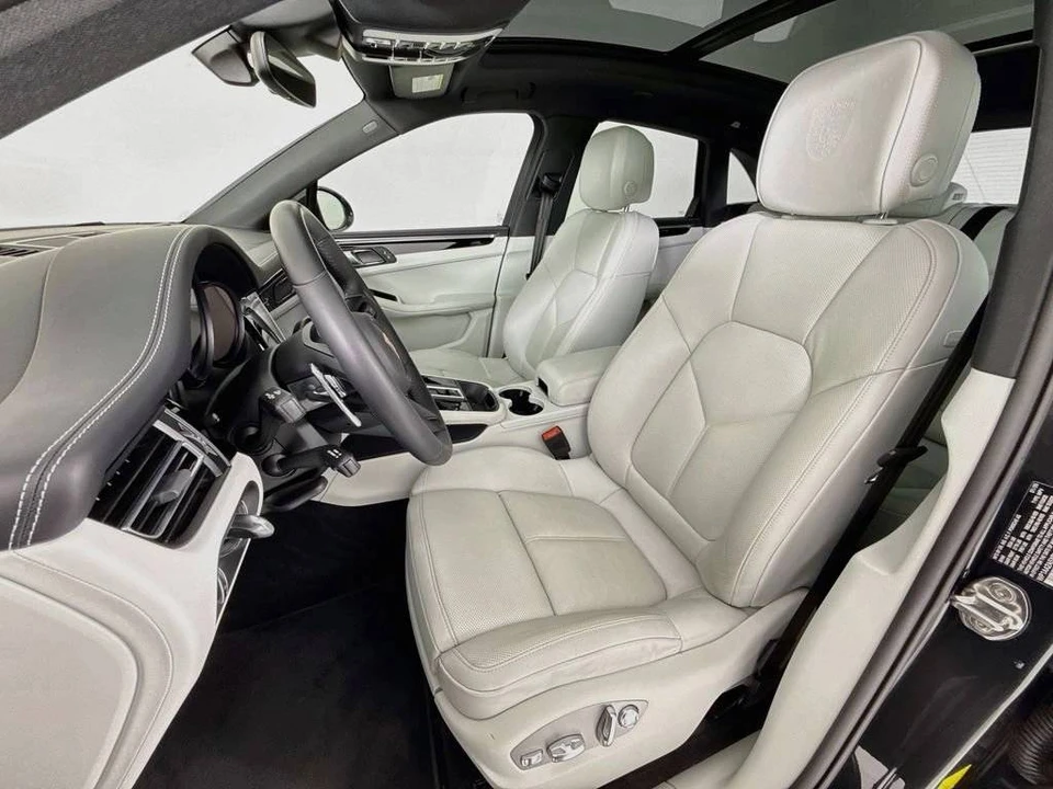 2025 Porsche Macan Electric - Image 5 of 5