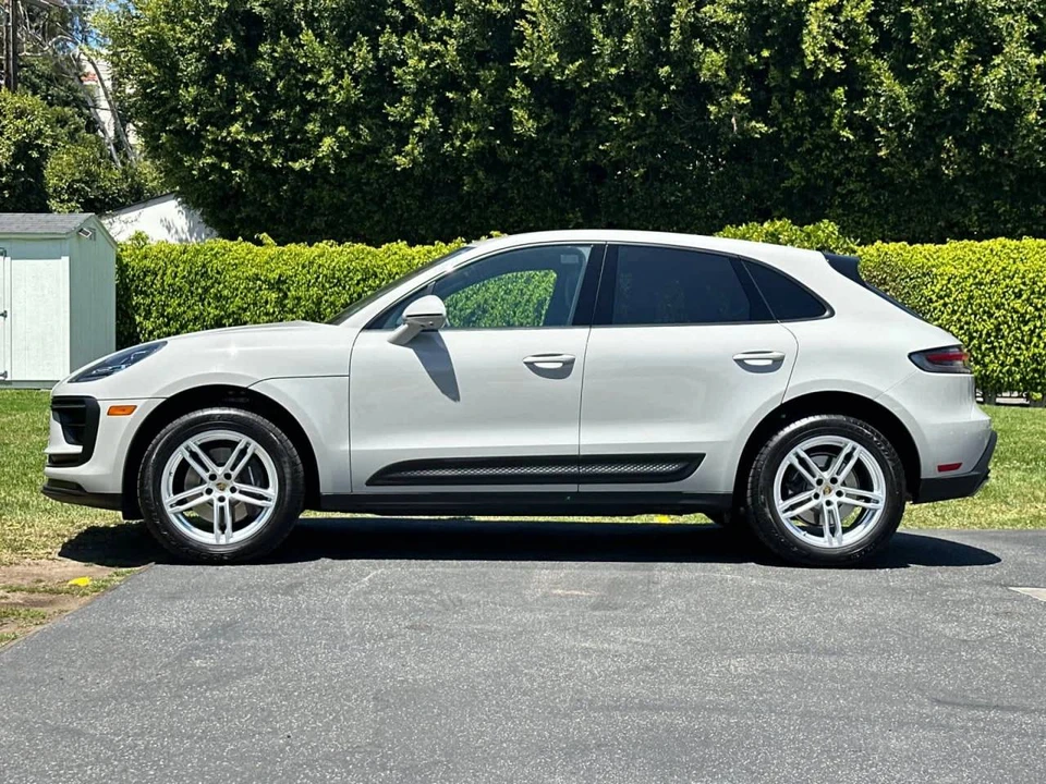2025 Porsche Macan Electric - Image 2 of 4