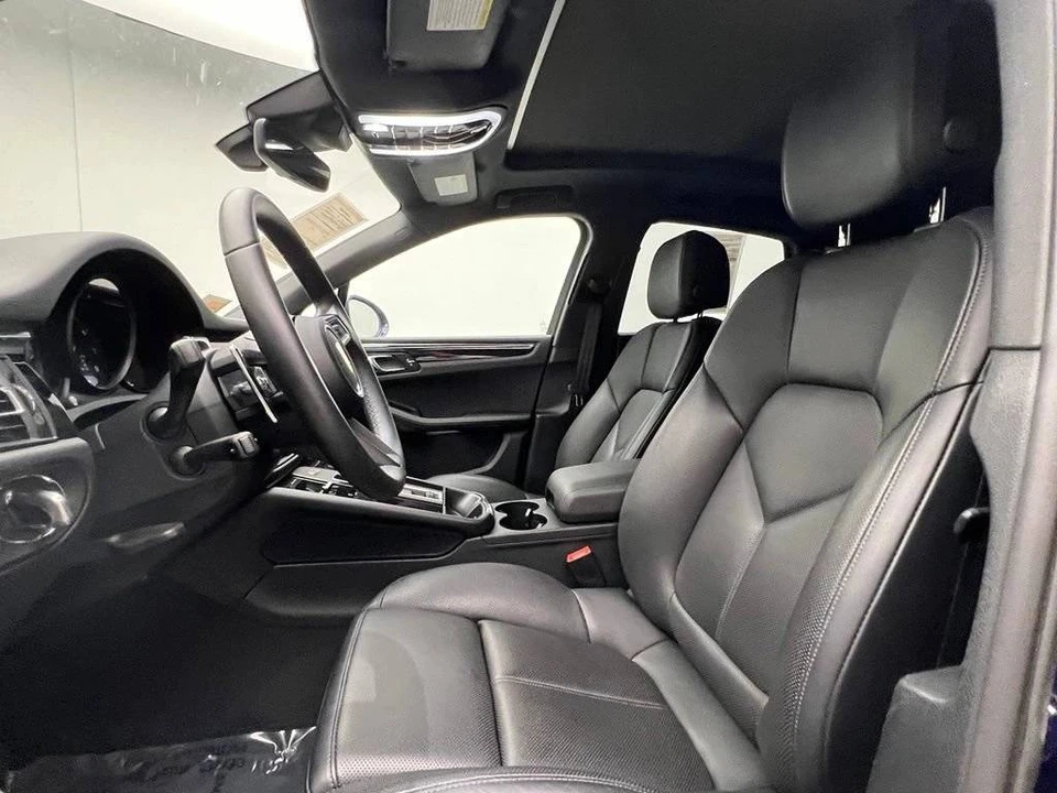 2025 Porsche Macan Electric - Image 5 of 5