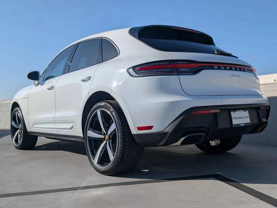 2025 Porsche Macan Electric - Image 3 of 5
