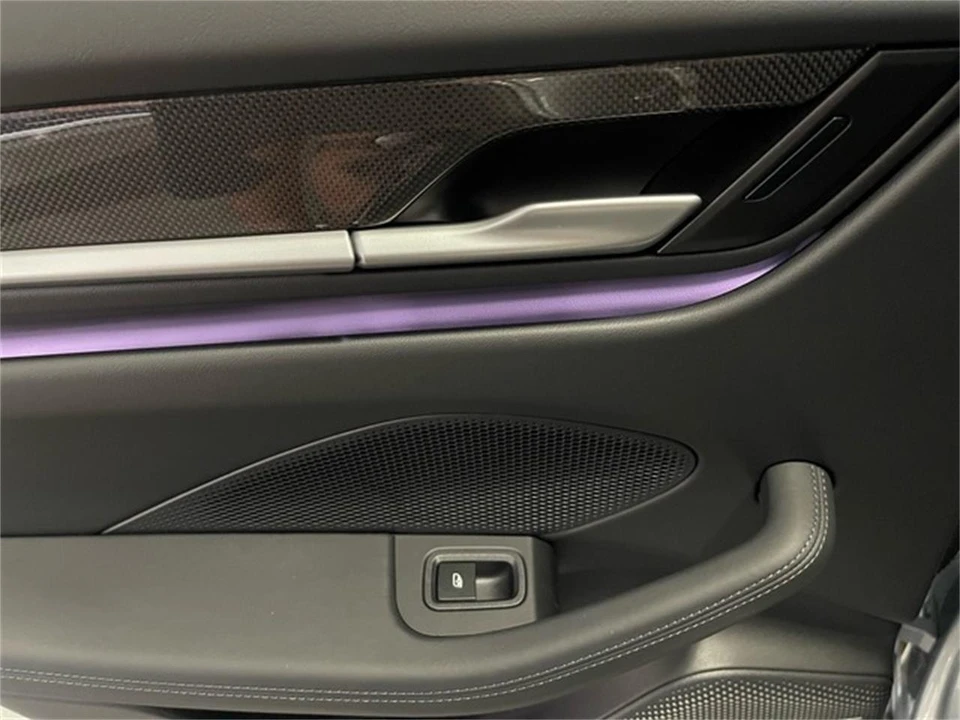 2025 Porsche Macan Electric - Image 31 of 31