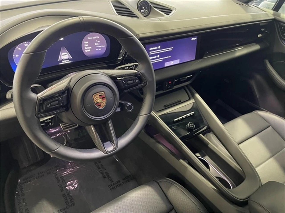 2025 Porsche Macan Electric - Image 27 of 31