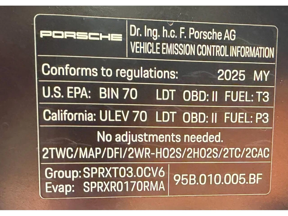 2025 Porsche Macan Electric - Image 28 of 31