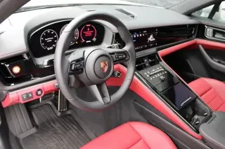 2025 Porsche 976 Panamera - Image 4 of 4