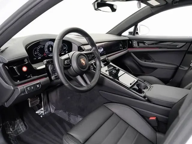 2025 Porsche 976 Panamera - Image 4 of 12