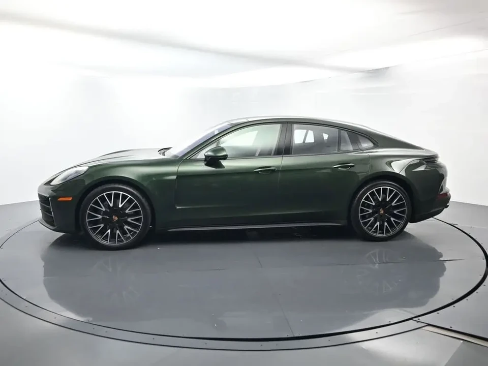 2025 Porsche 976 Panamera - Image 6 of 9
