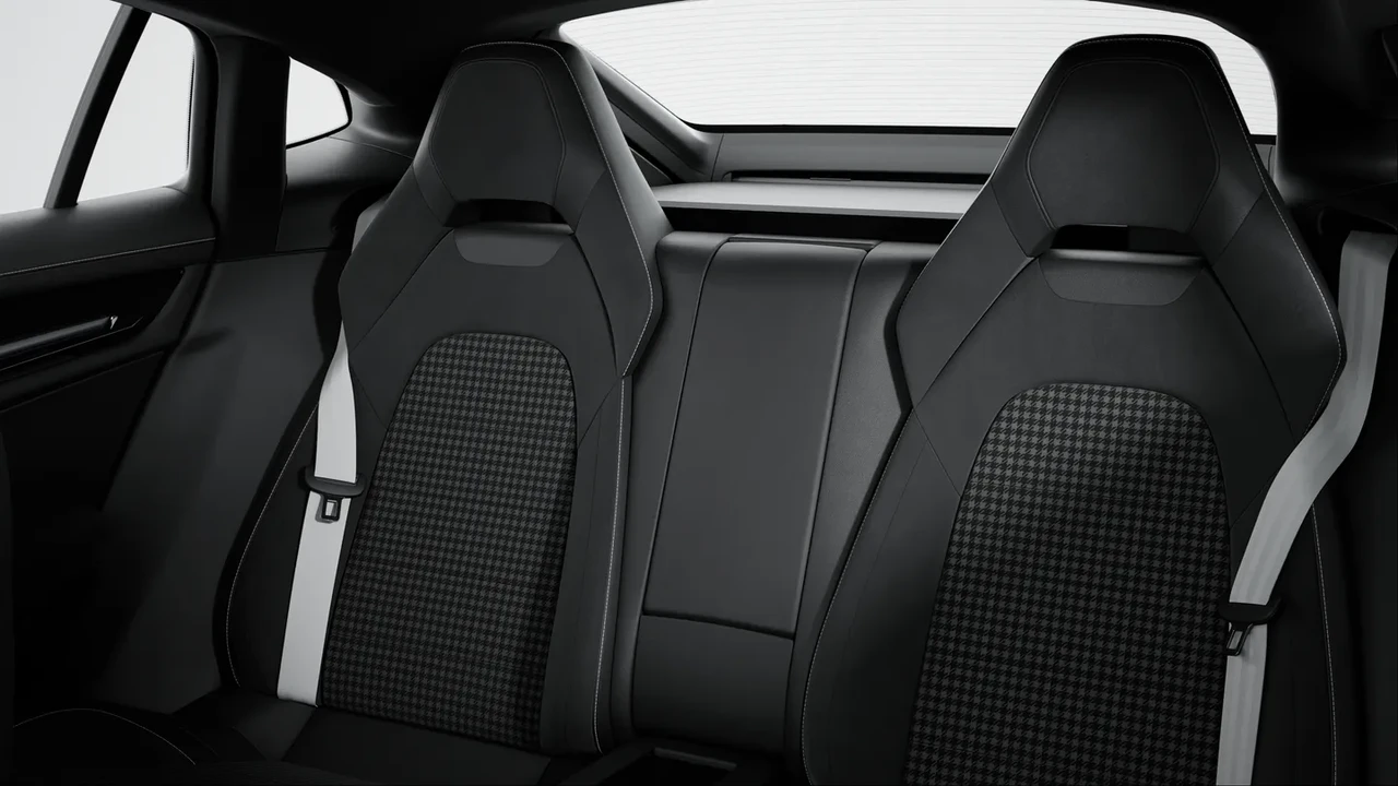 2025 Porsche 976 Panamera - Image 4 of 9