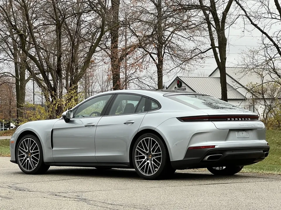 2025 Porsche 976 Panamera - Image 3 of 8