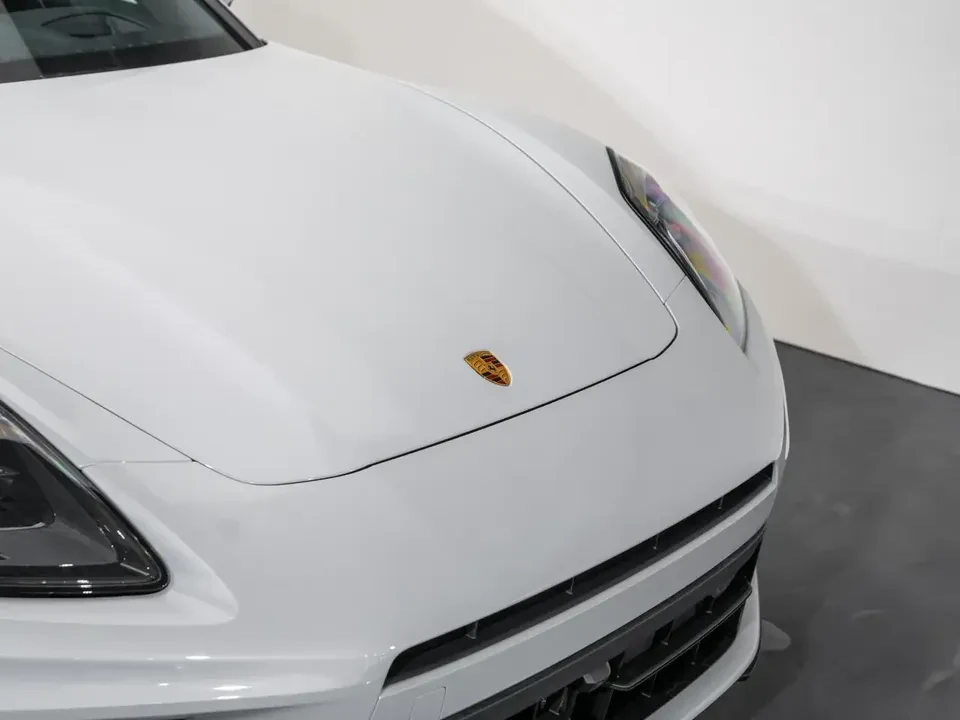 2025 Porsche 976 Panamera - Image 10 of 20
