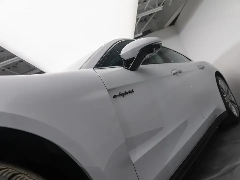 2025 Porsche 976 Panamera - Image 12 of 20