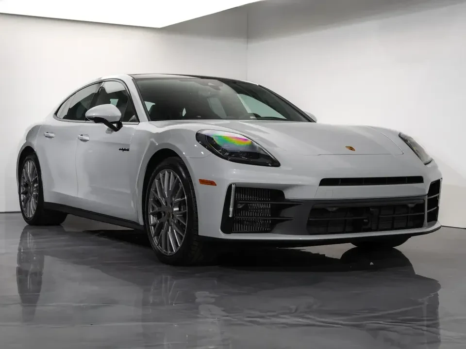 2025 Porsche 976 Panamera - Image 7 of 20