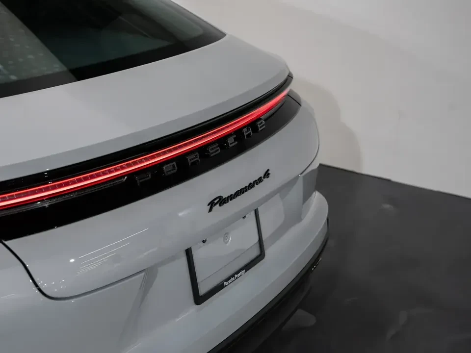 2025 Porsche 976 Panamera - Image 13 of 20