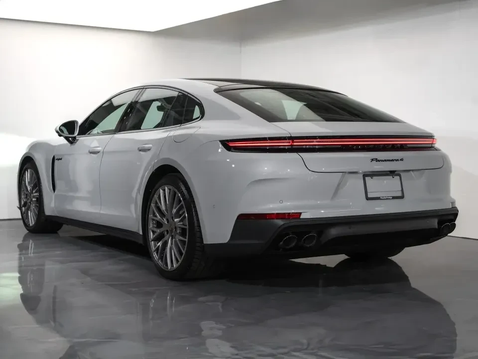 2025 Porsche 976 Panamera - Image 5 of 20