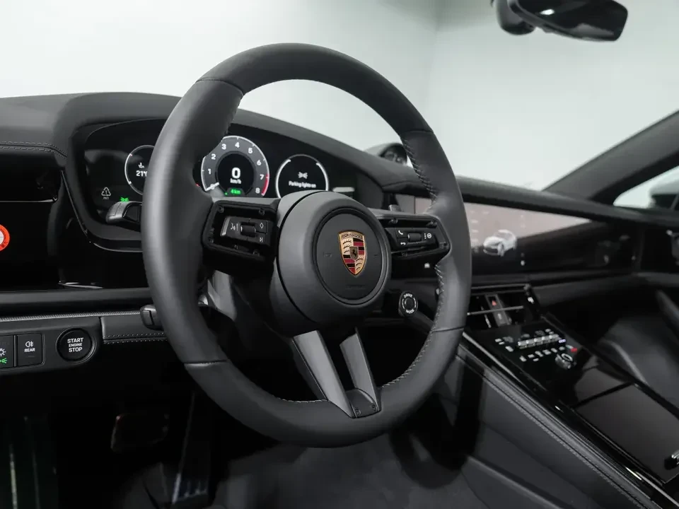 2025 Porsche 976 Panamera - Image 2 of 20