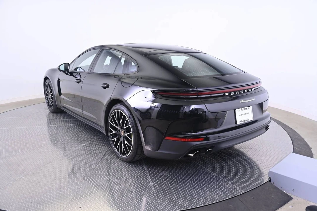 2025 Porsche 976 Panamera - Image 3 of 5