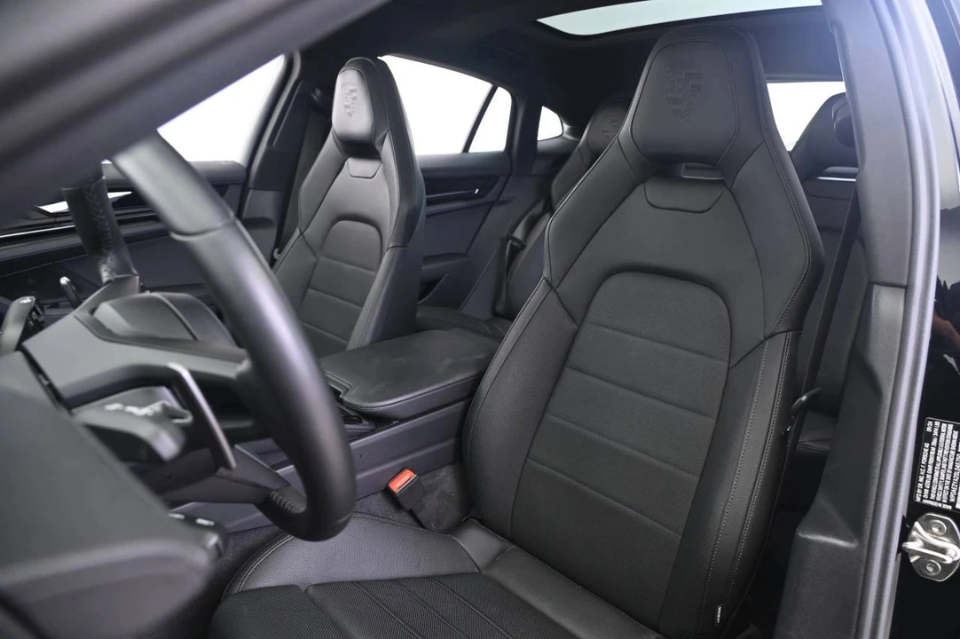 2025 Porsche 976 Panamera - Image 5 of 5