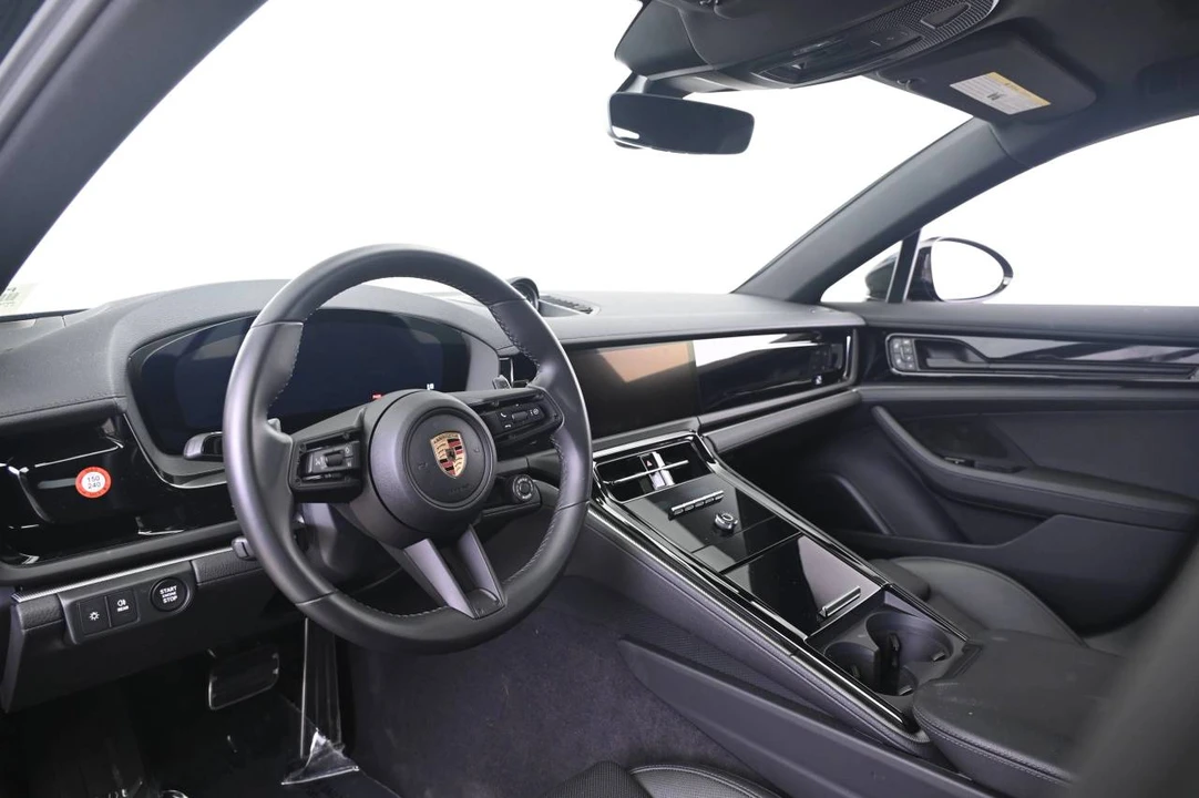 2025 Porsche 976 Panamera - Image 4 of 5