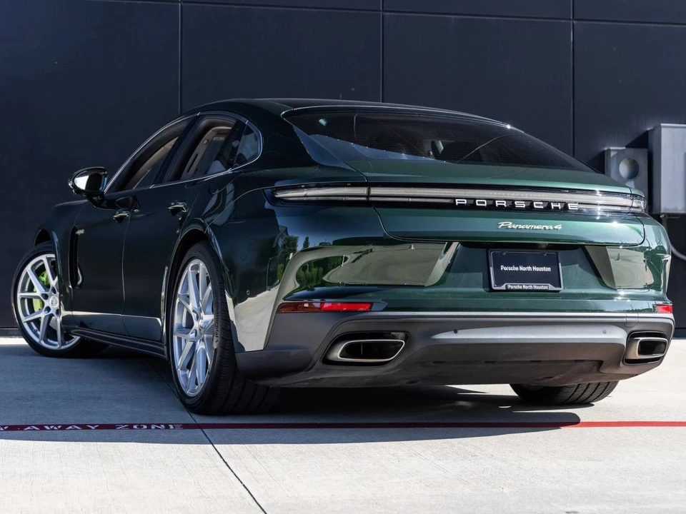 2025 Porsche 976 Panamera - Image 3 of 4