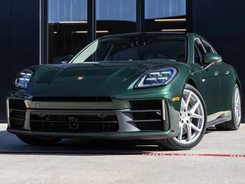 2025 Porsche Panamera 4 E-Hybrid