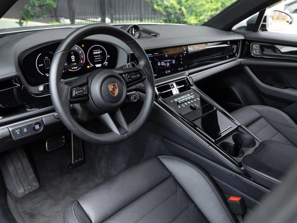 2025 Porsche 976 Panamera - Image 4 of 5