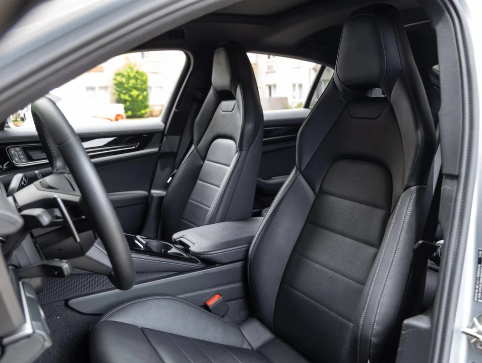 2025 Porsche 976 Panamera - Image 5 of 5