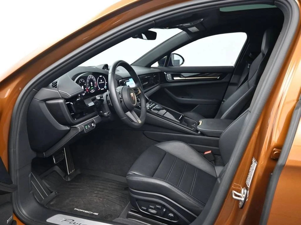 2025 Porsche 976 Panamera - Image 4 of 5