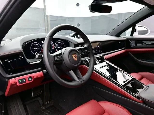 2025 Porsche 976 Panamera - Image 4 of 5