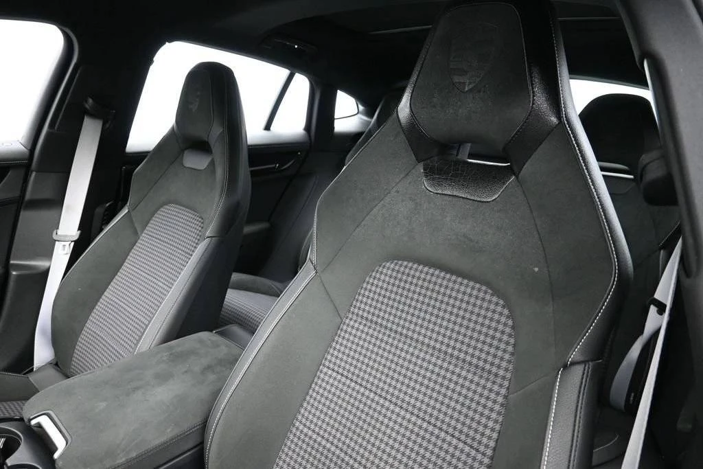 2025 Porsche 976 Panamera - Image 5 of 5