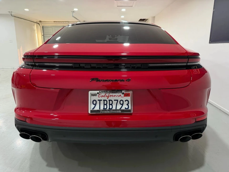2025 Porsche 976 Panamera - Image 3 of 17